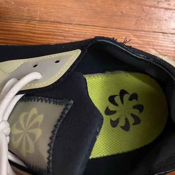 Nike sneaker - Picture 2 of 4